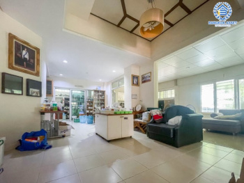 *****ทาวน์เฮ้าส์มือสอง 3 ชั้น ม.ภุมรินทร์ พหลโยธิน72 หลังมุม บนเนื้อที่ 37 ตร.ว. ฟังก์ชัน 5 ห้องนอน 4 ห้องน้ำ 2 ที่จอดรถ แถมฟรี! 3 เครื่องปรับอากาศ 7 เครื่อง และปั๊มน้ำ 1 เครื่อง ทำเลดีมาก เชื่อมต่อ ถ.พหลโยธิน, ถ.รังสิต-ปทุมธานี ใกล้ห้างเซียร์รังสิต ฟิวเจอร์พาร์ครังสิต และรถไฟฟ้าสายสีแดงเข้ม "สถานีหลักหก"